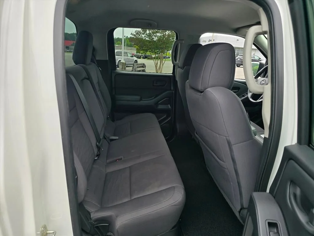 Used 2022 White Nissan S image 13