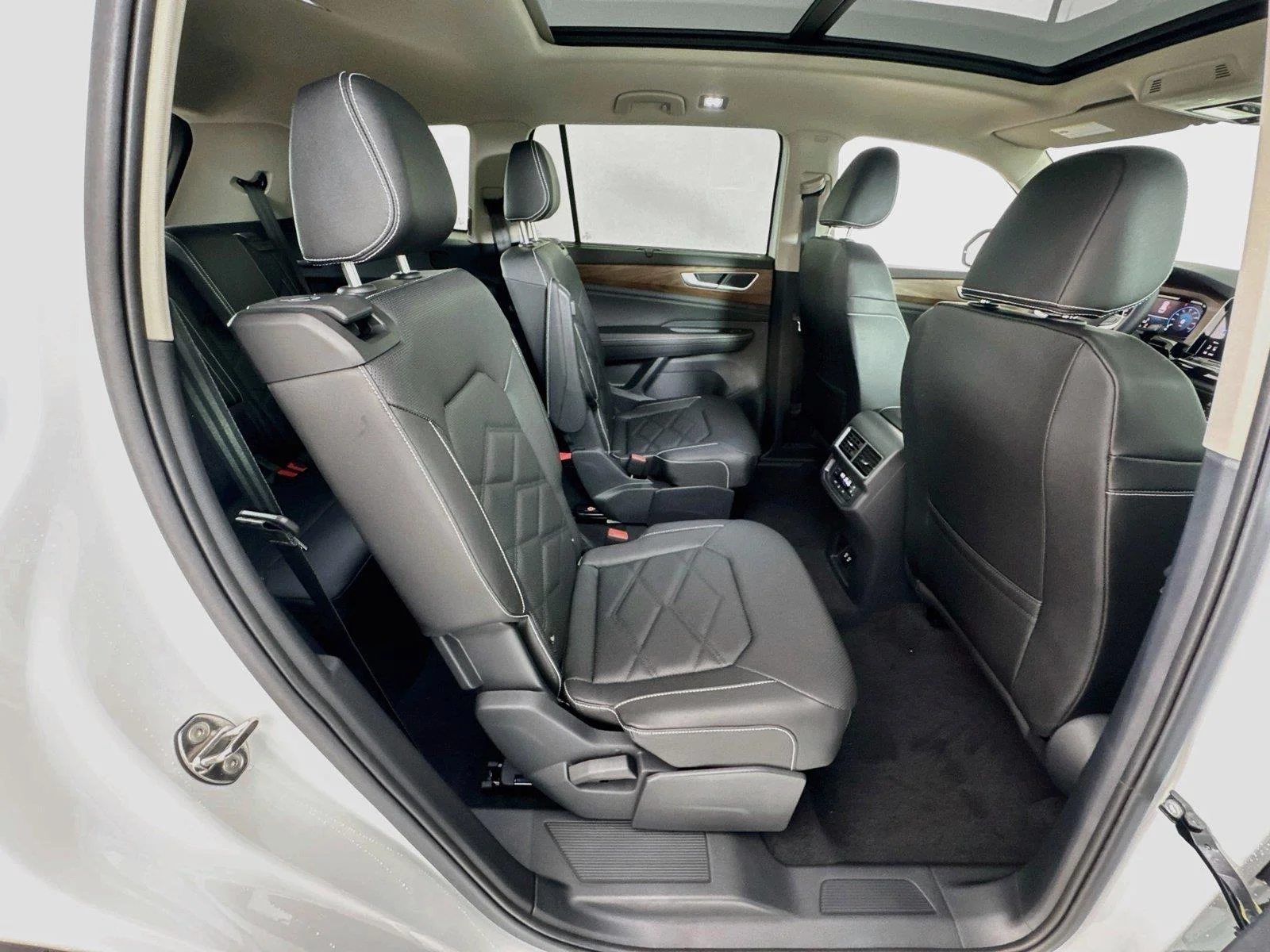 New 2026 WHITE VOLKSWAGEN  image 28