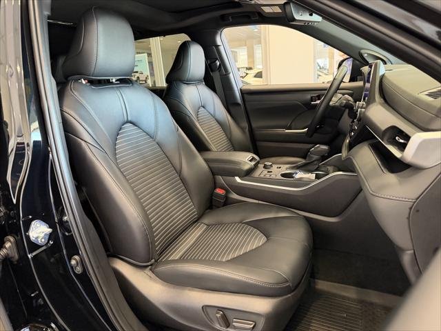 Certified Used 2025 ATTITUDE BLACK MC. Toyota  image 15