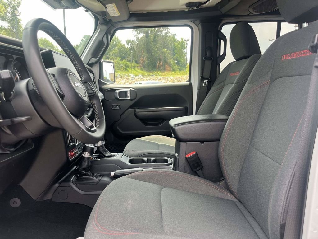 Used 2025 White Jeep Rubicon image 18