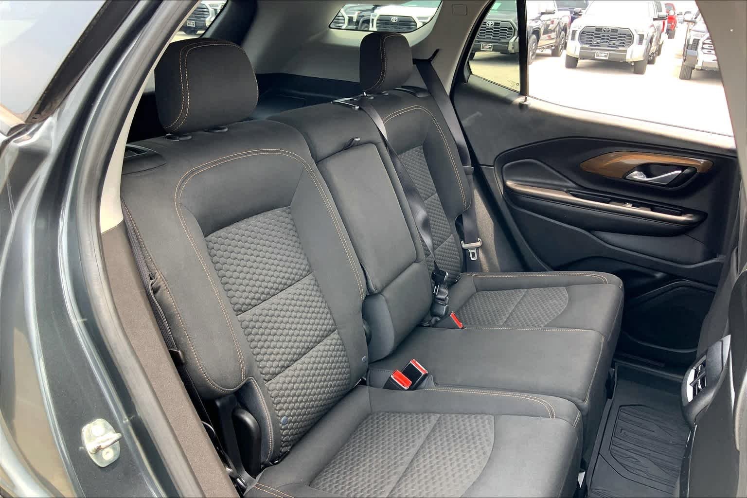 Used 2018 Graphite Gray Metallic GMC SLE image 19