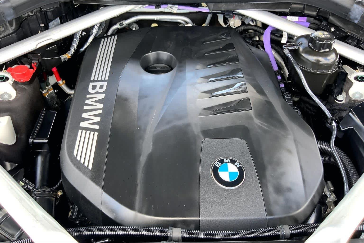 Used 2023 Alpine White BMW xDrive40i image 32