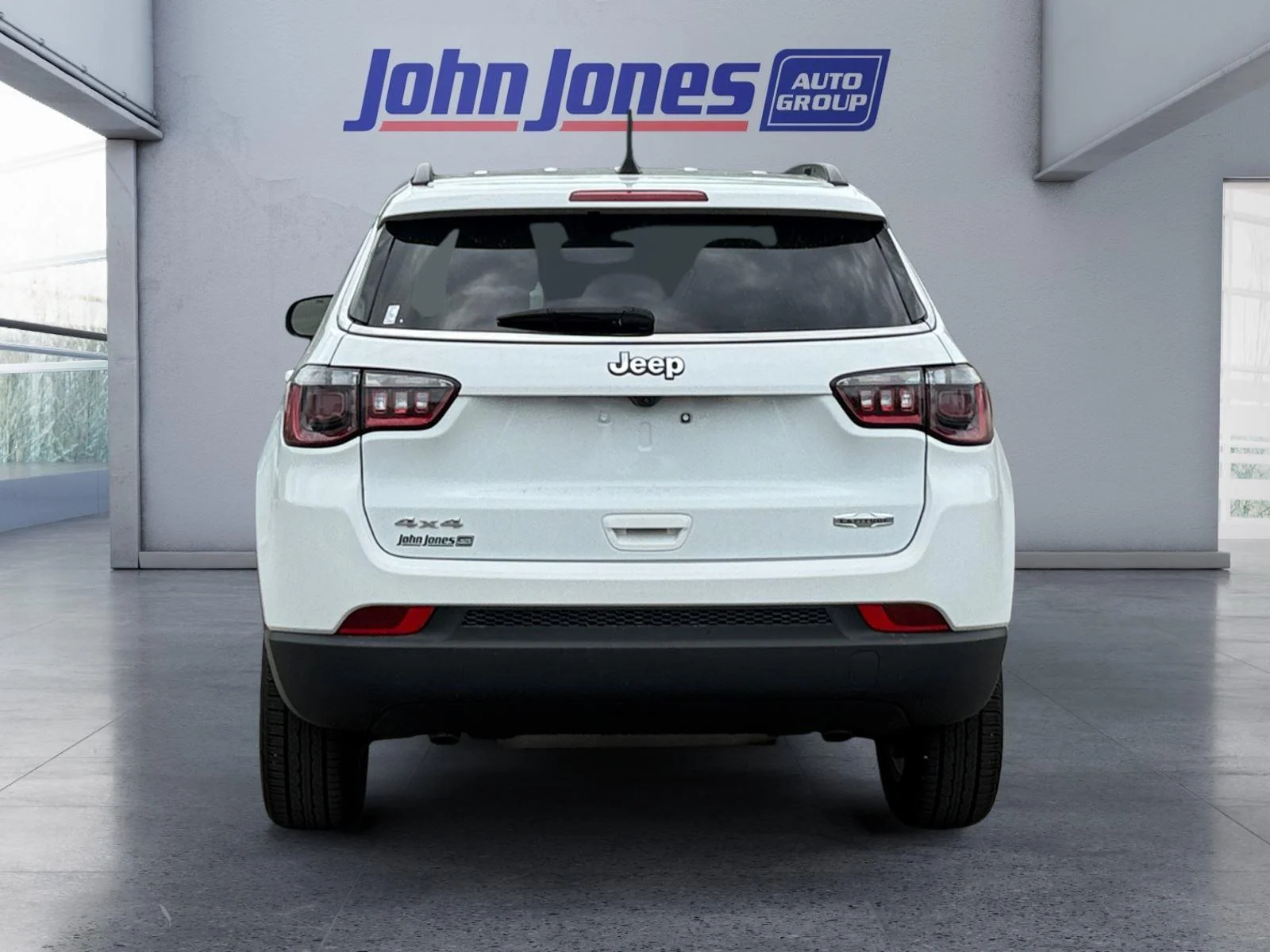 Used 2024 WHITE JEEP LATITUDE 4X4 image 4