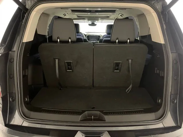 Used 2023 Green GMC Denali image 29