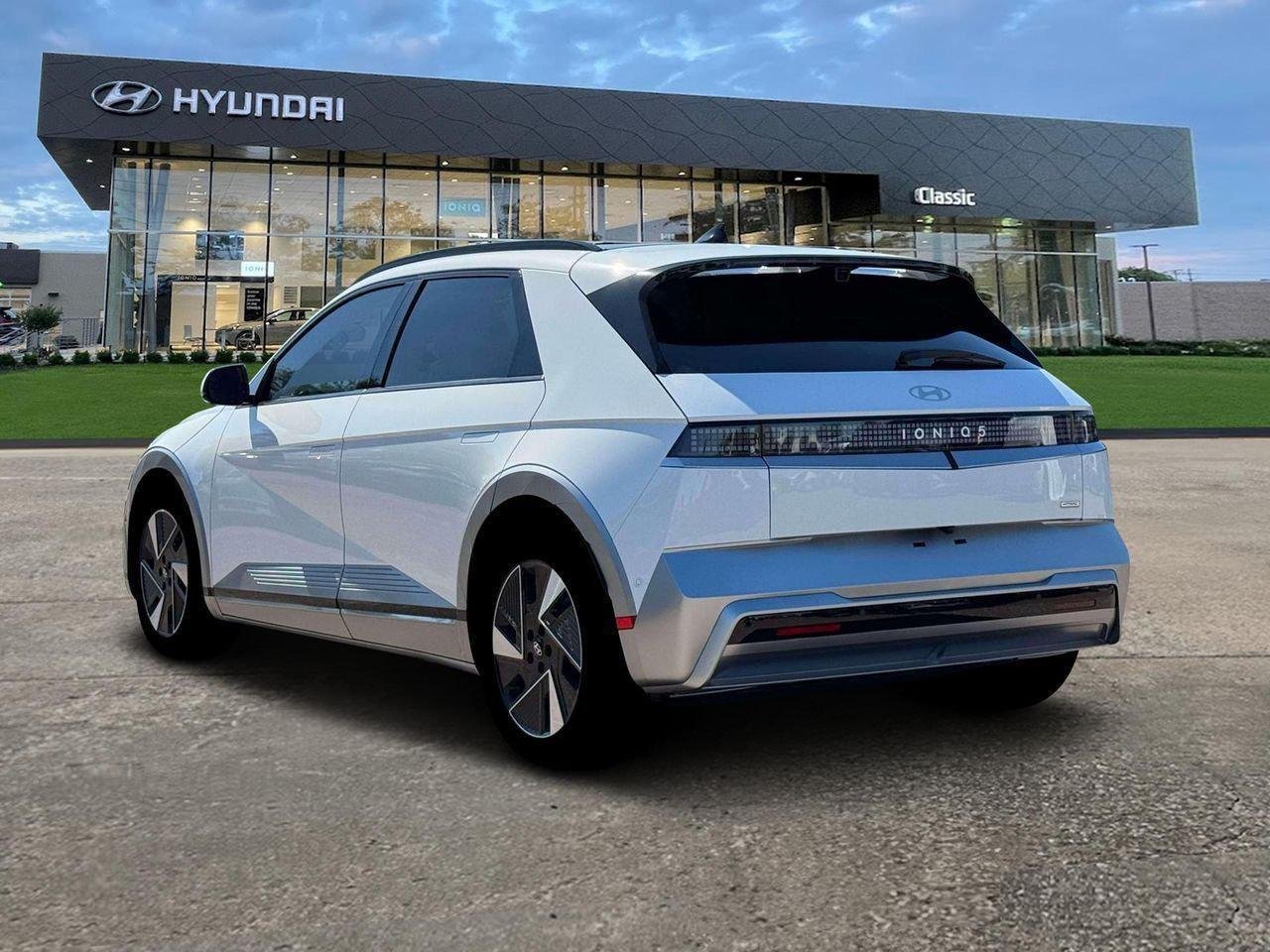 New 2026 Atlas White Hyundai Limited image 5