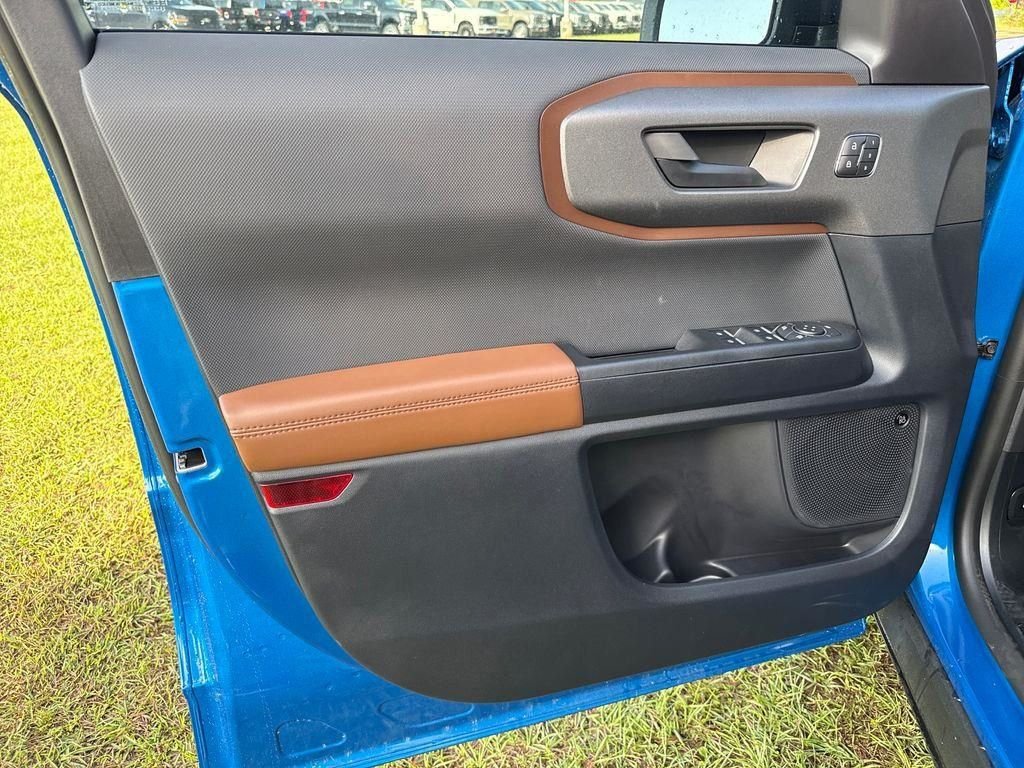 New 2025 Velocity Blue Metallic Ford Outer Banks® image 11