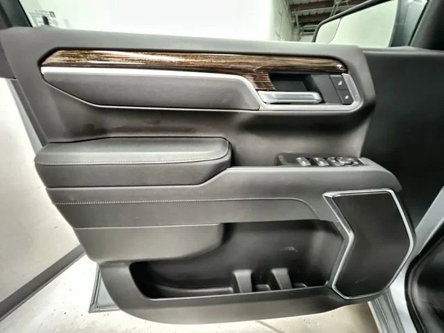 New 2026 Sterling Metallic GMC SLE image 22
