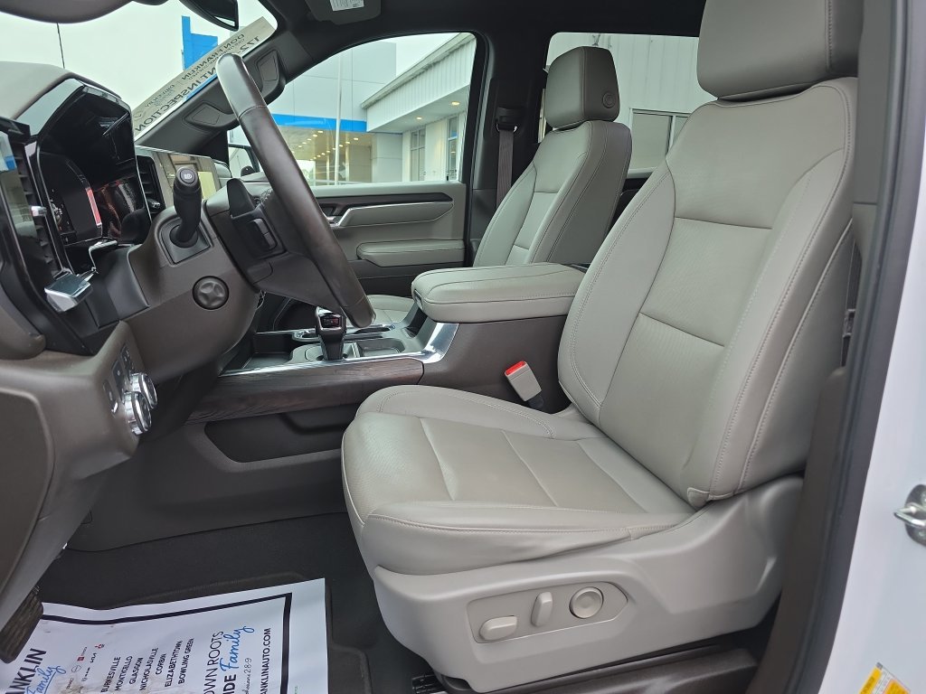 Used 2024 White GMC SLT image 14