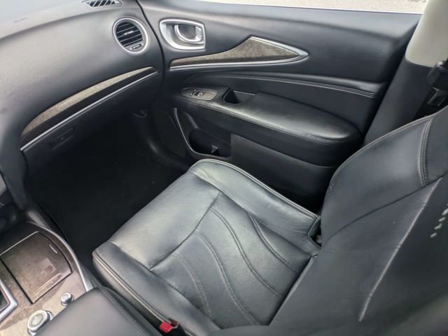 Used 2014 Silver INFINITI Base image 18