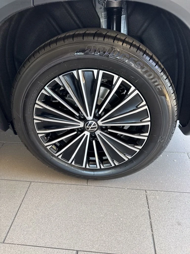 New 2026 White/off-white Volkswagen 2.0T S image 18