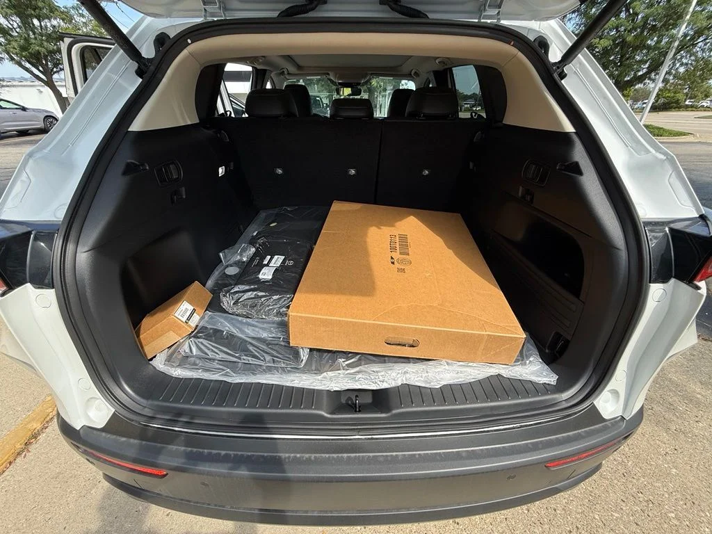 New 2026 Wind Chill Pearl Mazda Preferred AWD image 30
