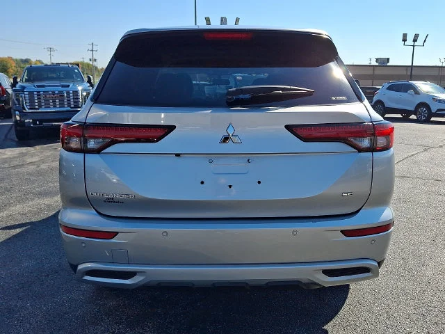 Certified Used 2023 Silver Mitsubishi SE Special Edition image 5
