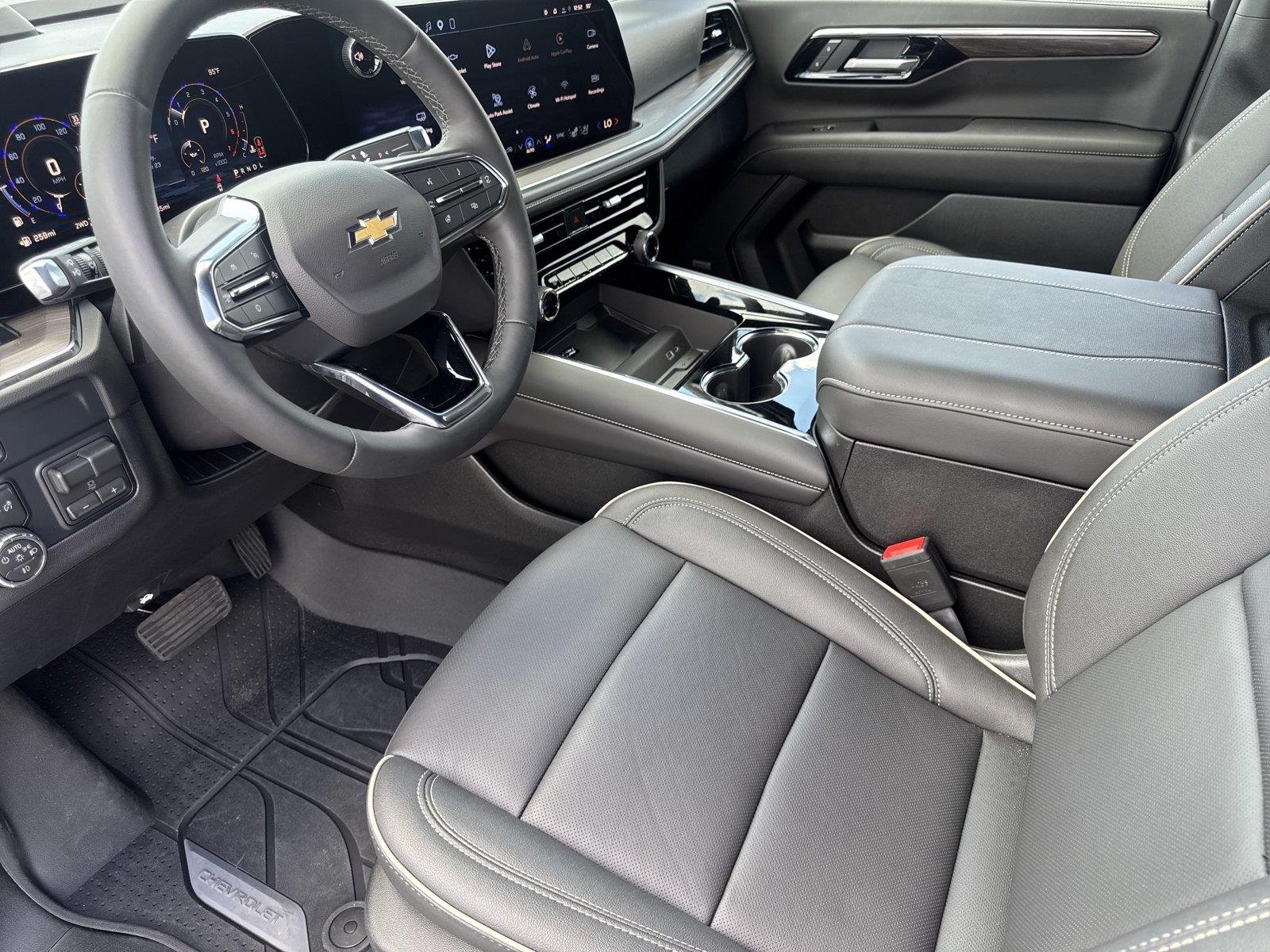 Used 2026 Polar White Tricoat Chevrolet Premier image 10