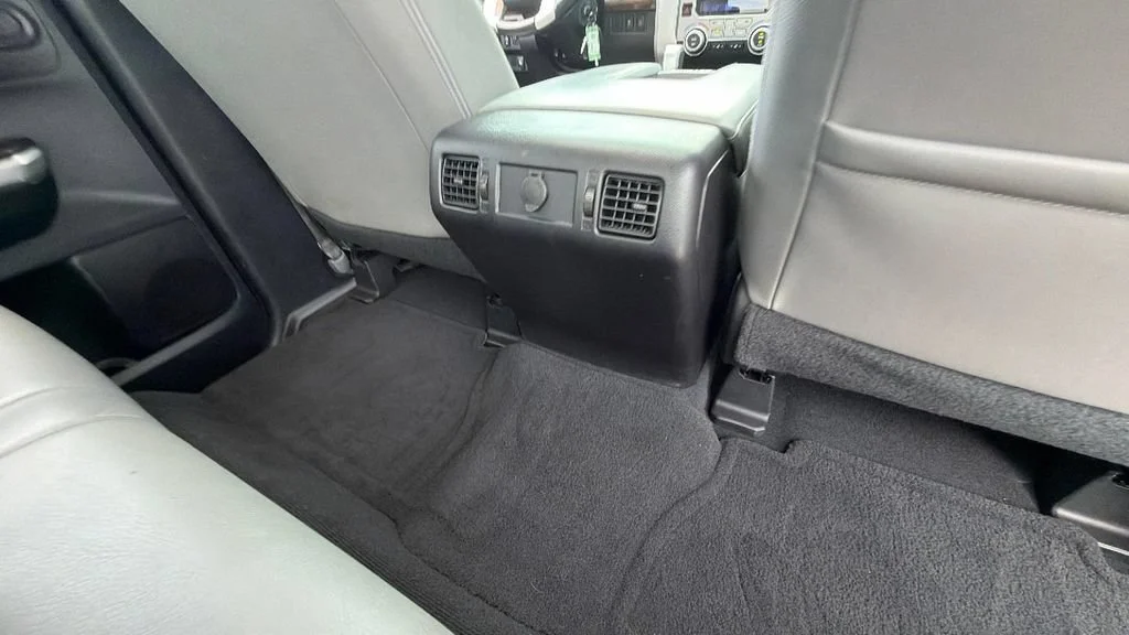 Used 2014  Toyota LTD image 31