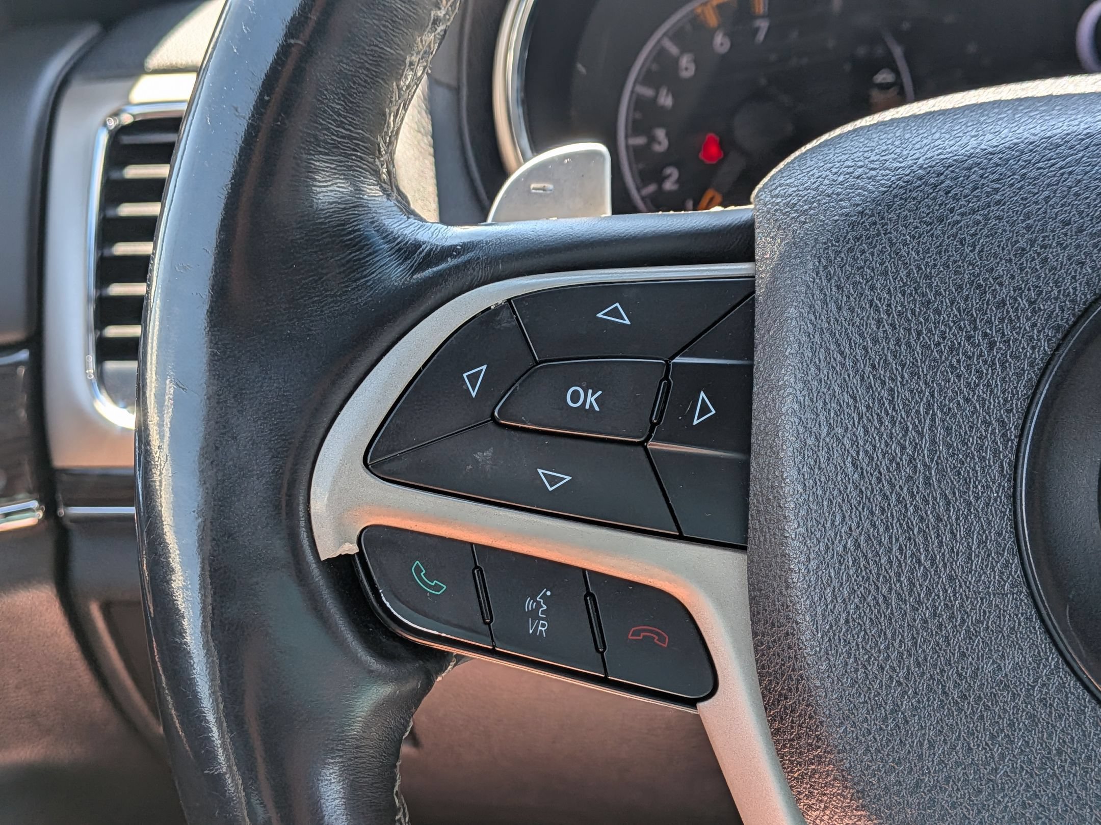 Used 2015 Bright White Clearcoat Jeep Overland image 17
