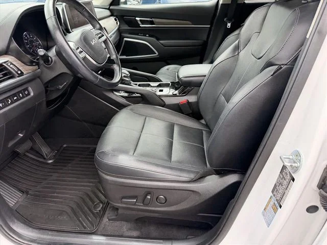 Used 2022 White Kia EX image 8