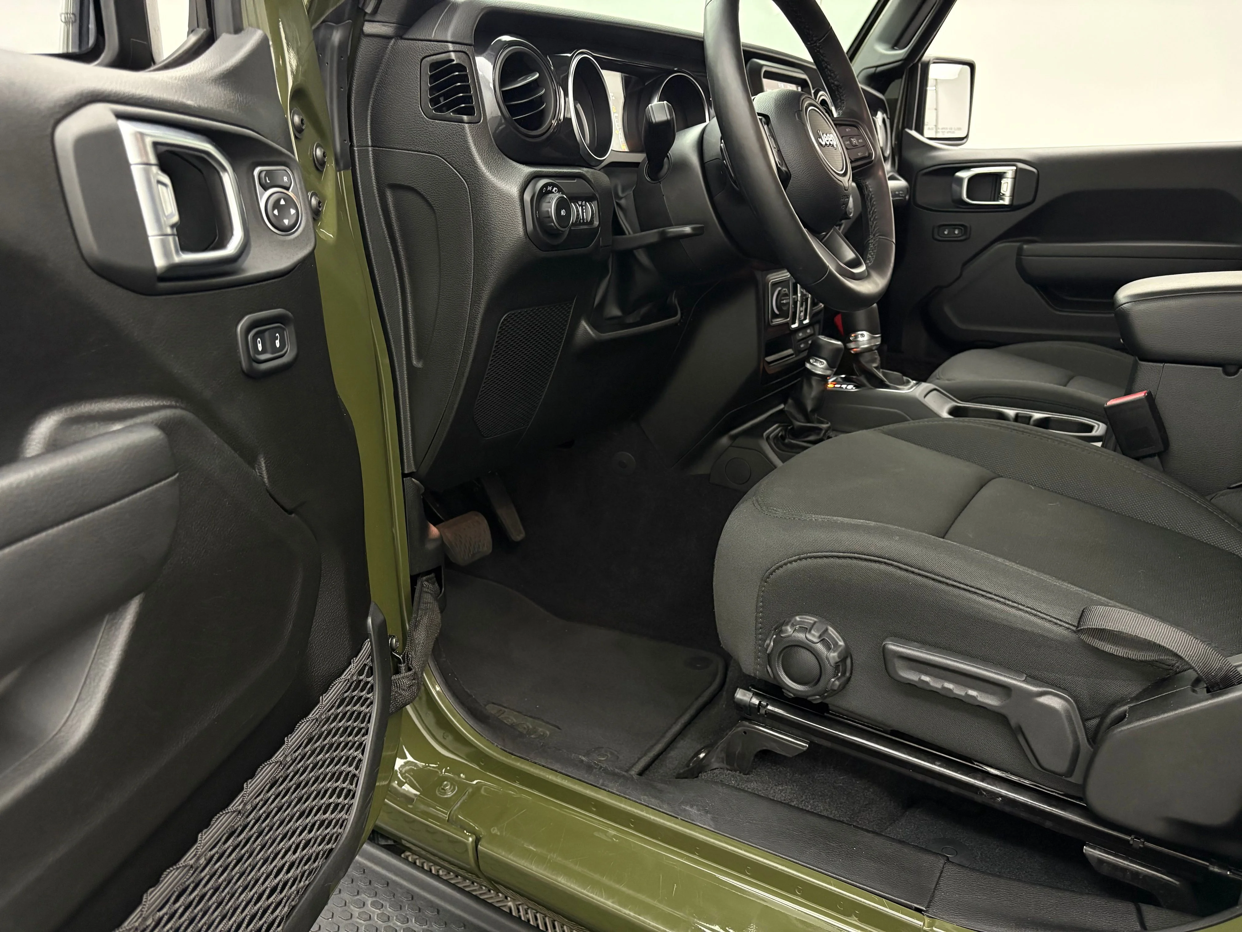 Used 2022 Sarge Green Clearcoat Jeep Unlimited Sport Altitude image 16