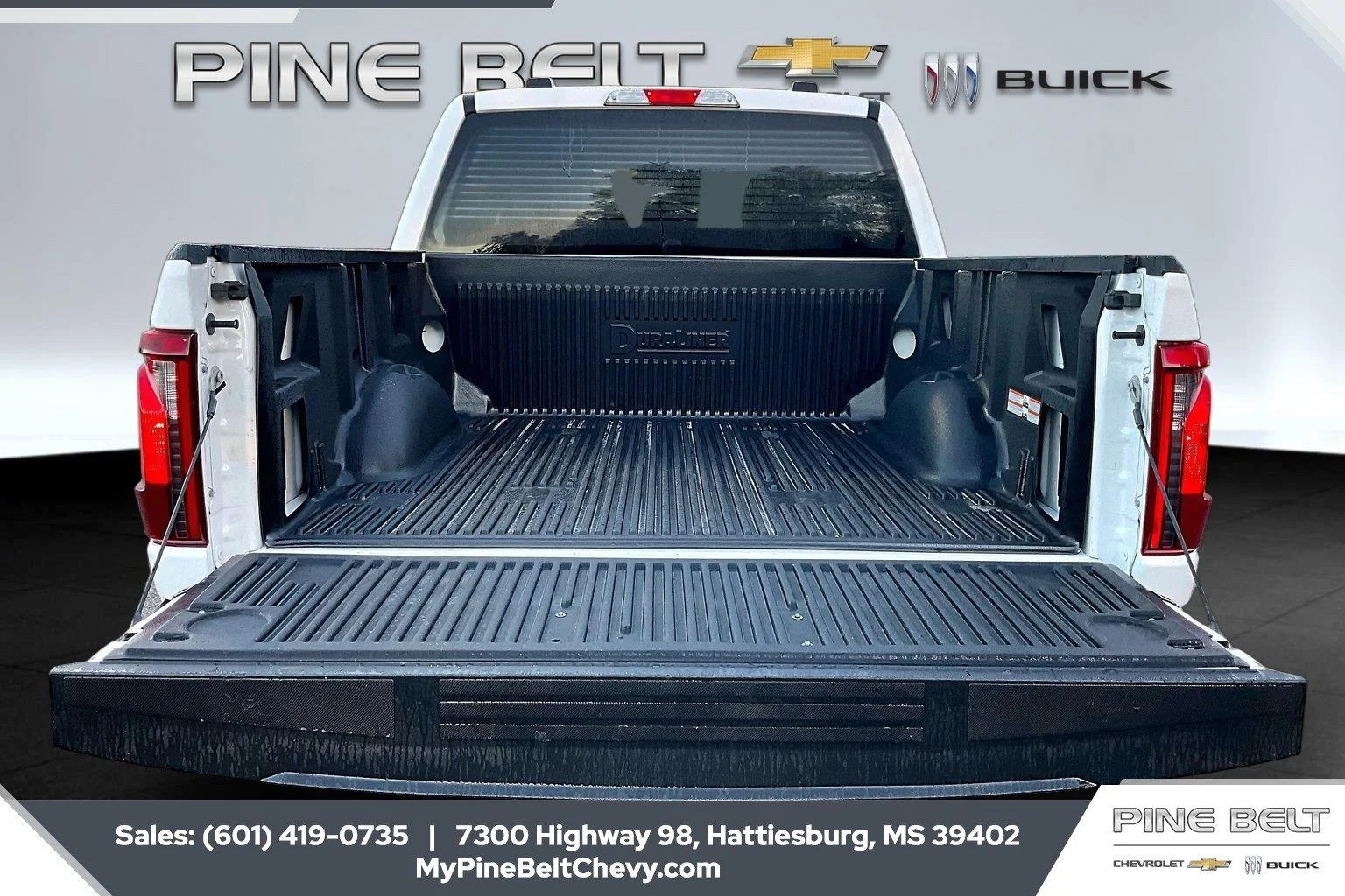 Used 2025 Oxford White Ford XLT image 5