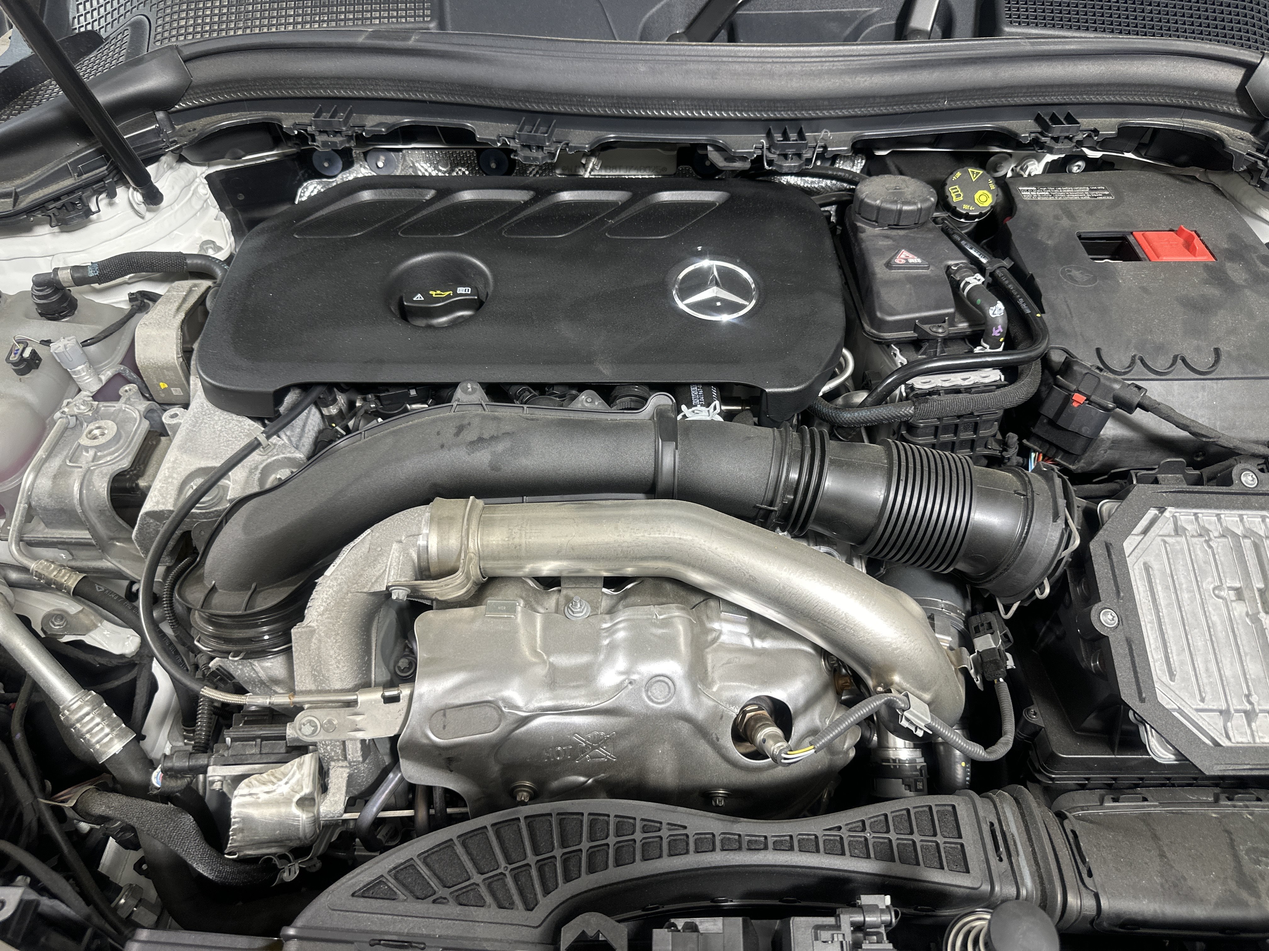 New 2026 POLAR WHITE Mercedes-Benz GLA 250 image 26