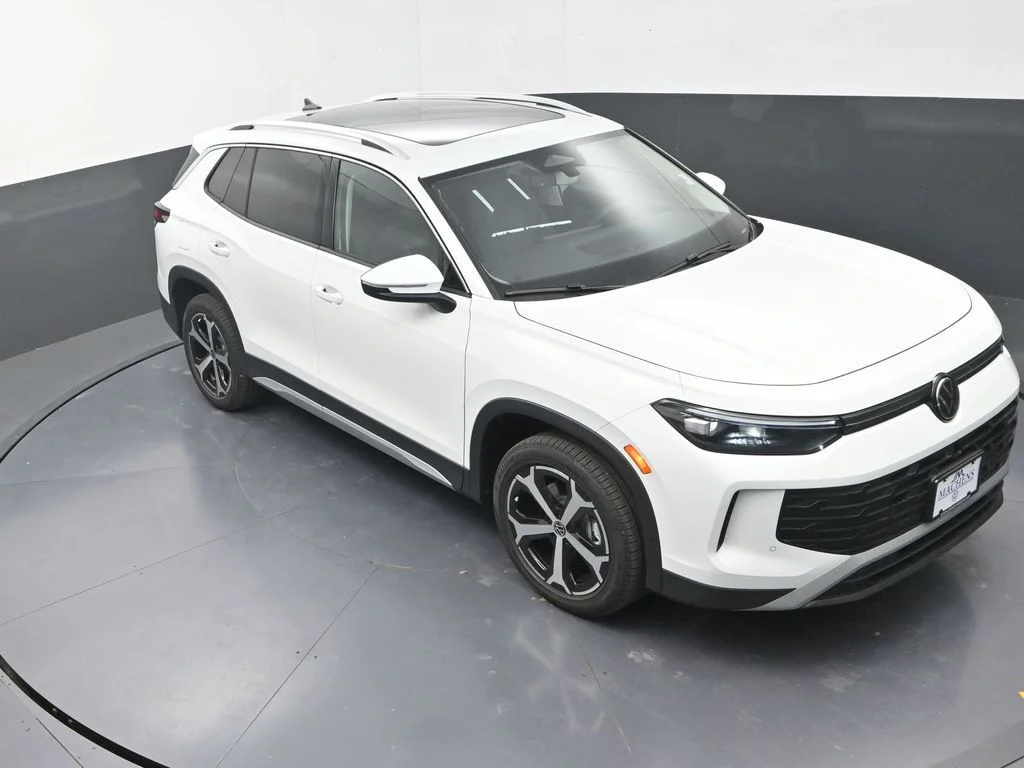 2026 Volkswagen Tiguan SE - Photo 14