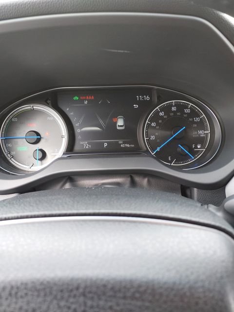 2023 Toyota Venza LE - Photo 30