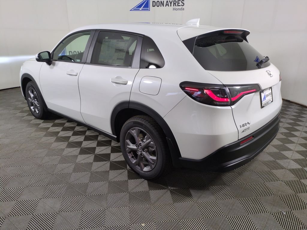 New 2027 Platinum White Pearl Honda LX image 3