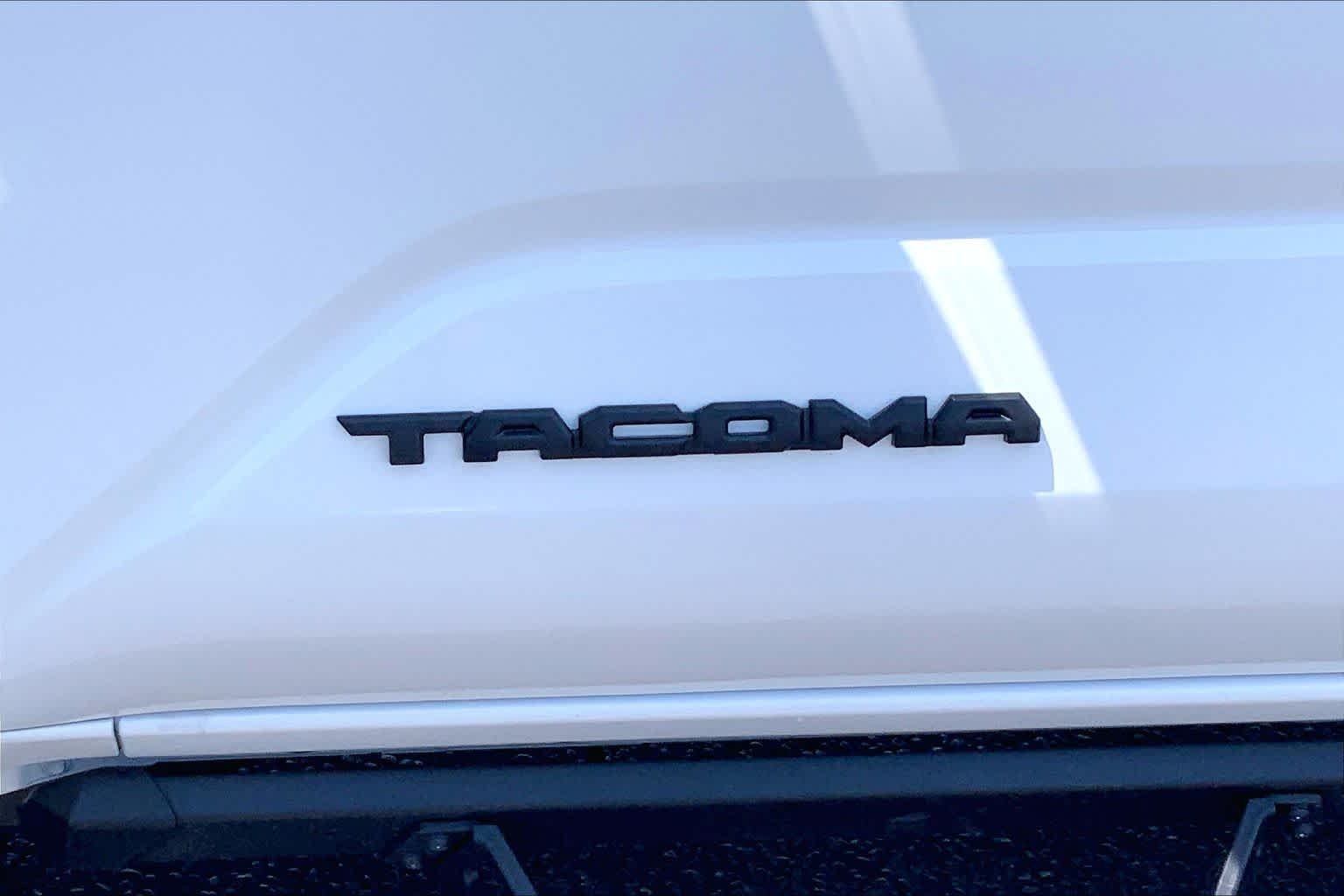 2026 Toyota Tacoma SR5 - Photo 17