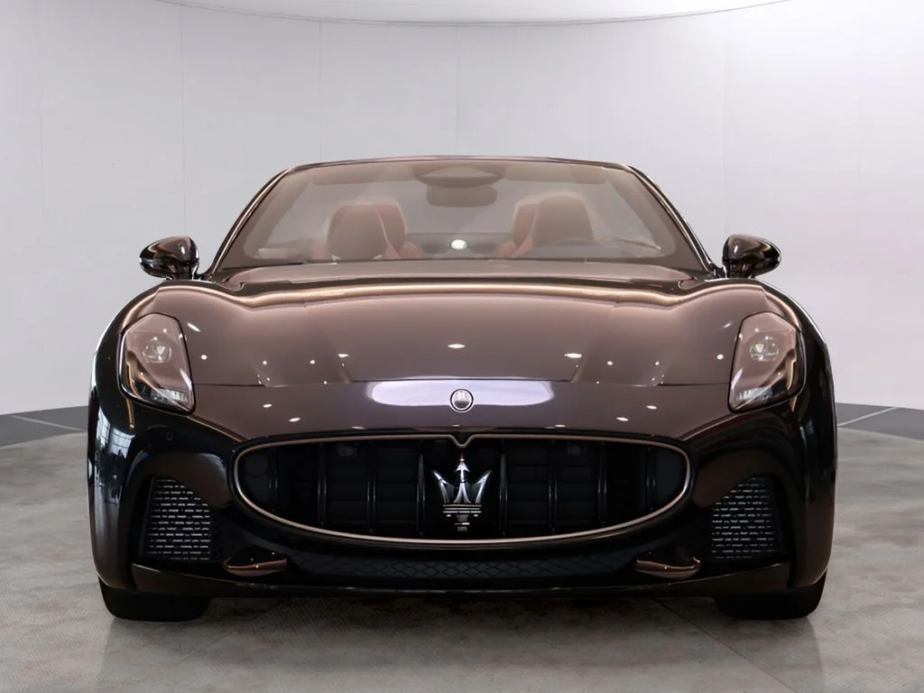 New 2026 Nero Assoluto Metallic Maserati Base image 2