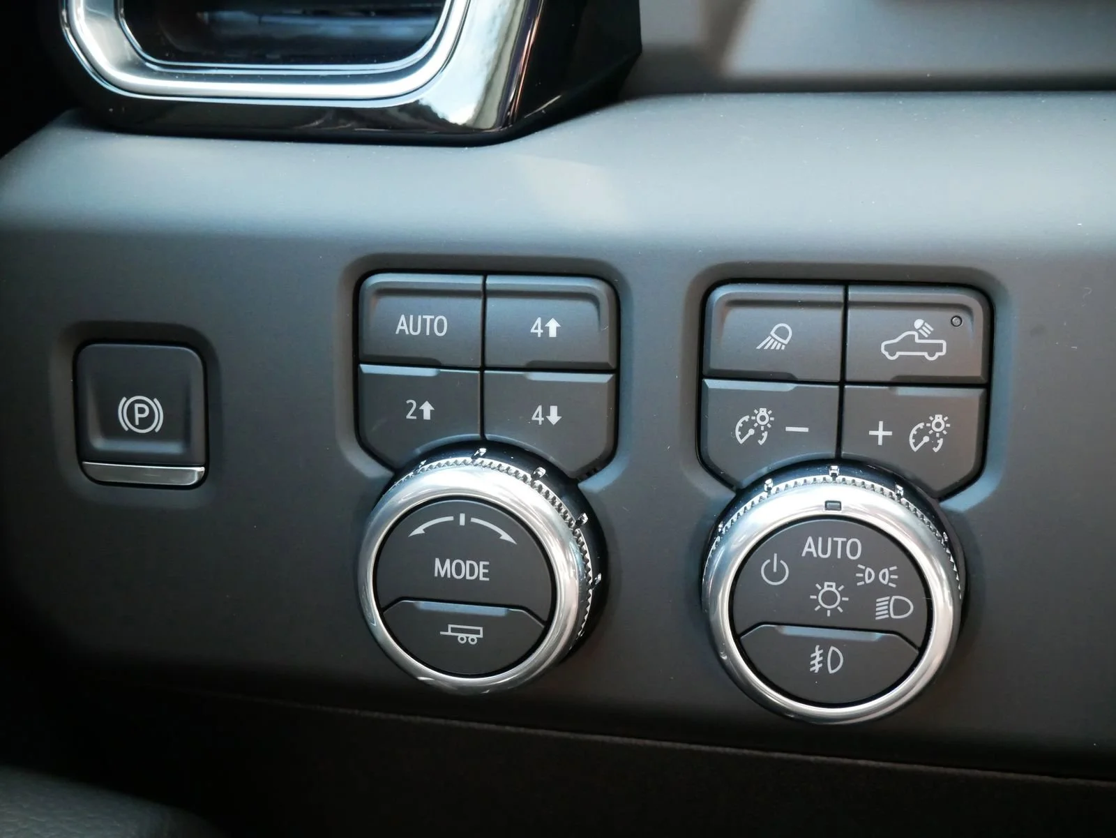 2026 GMC Sierra 3500HD Denali - Photo 10
