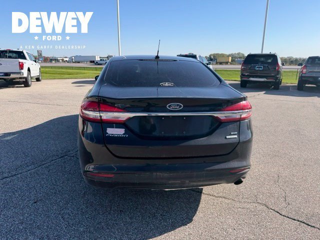 Used 2018 Shadow Black Ford SE image 11