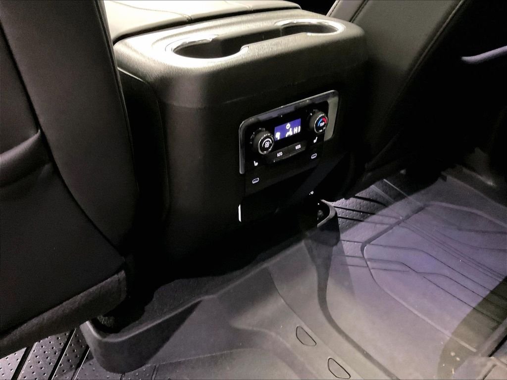 Used 2025 White Chevrolet LT image 29