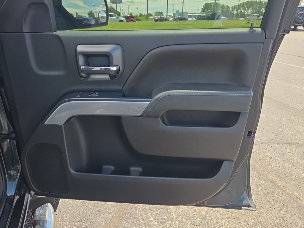 Used 2019 Gray Chevrolet LT image 26