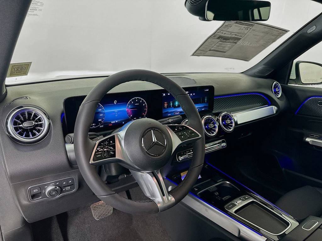 New 2026 Polar White Mercedes-Benz GLB 250 image 41