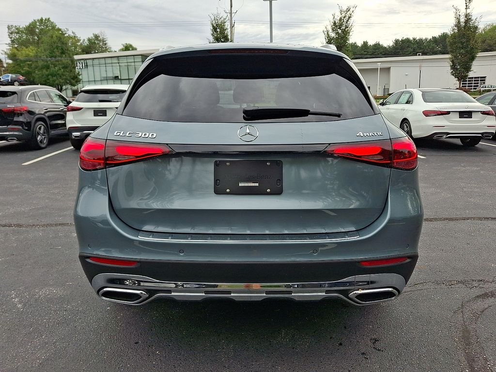 New 2027 Verde Silver Metallic Mercedes-Benz GLC 300 image 5