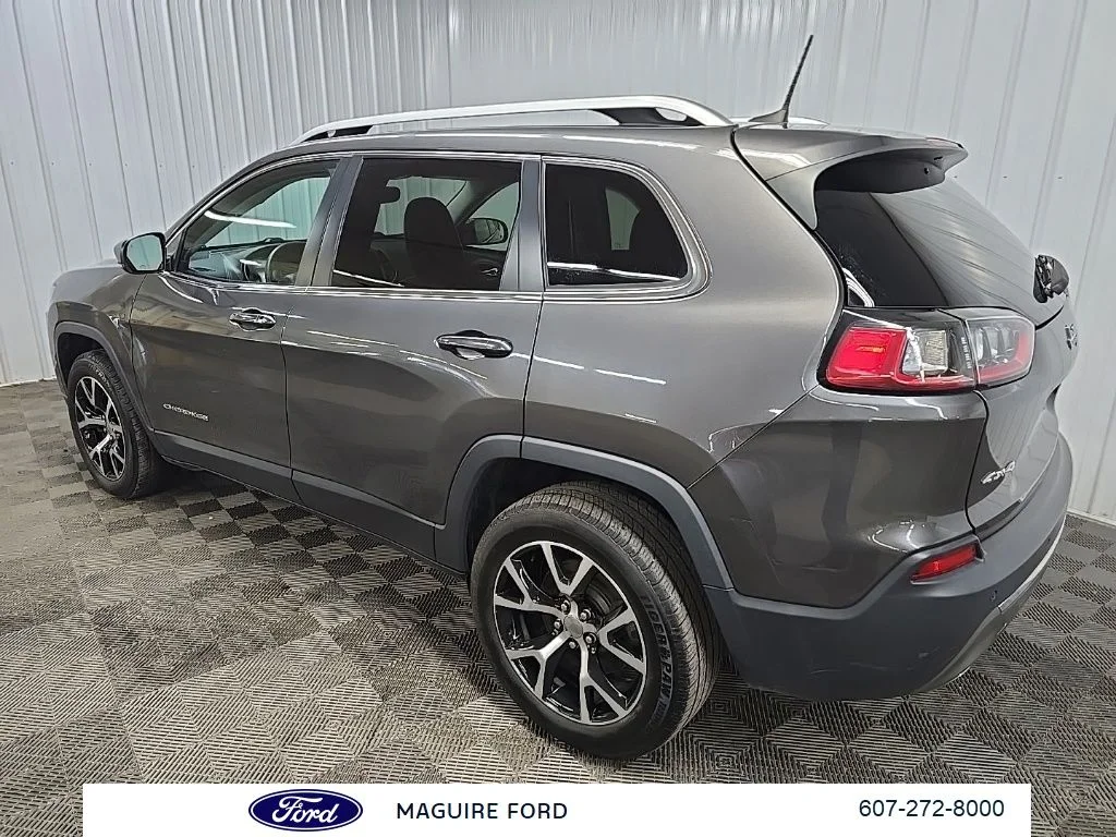 Used 2020 Gray Jeep Limited image 9