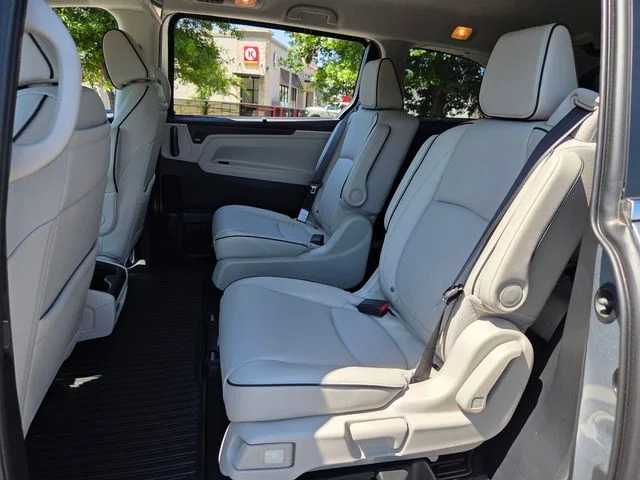 2026 Honda Odyssey Touring - Photo 12