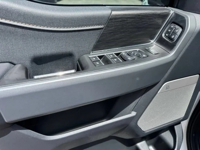 Used 2024 White Ford LARIAT image 12