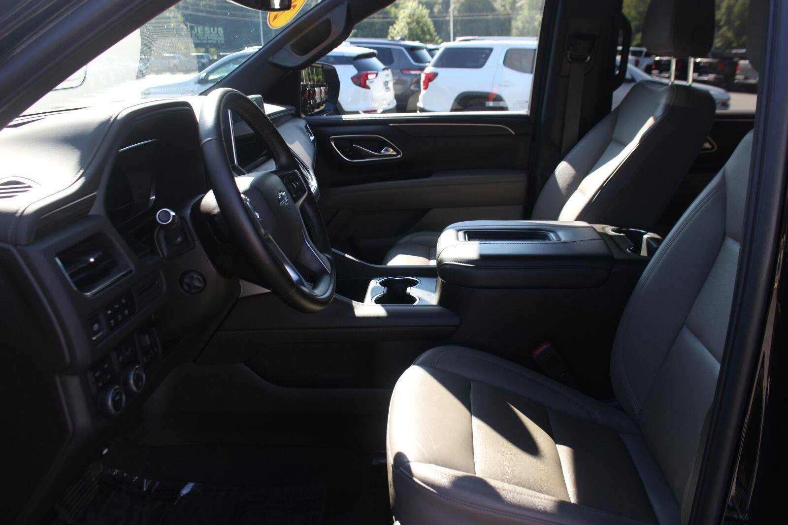 Used 2024 Black Chevrolet Z71 image 17