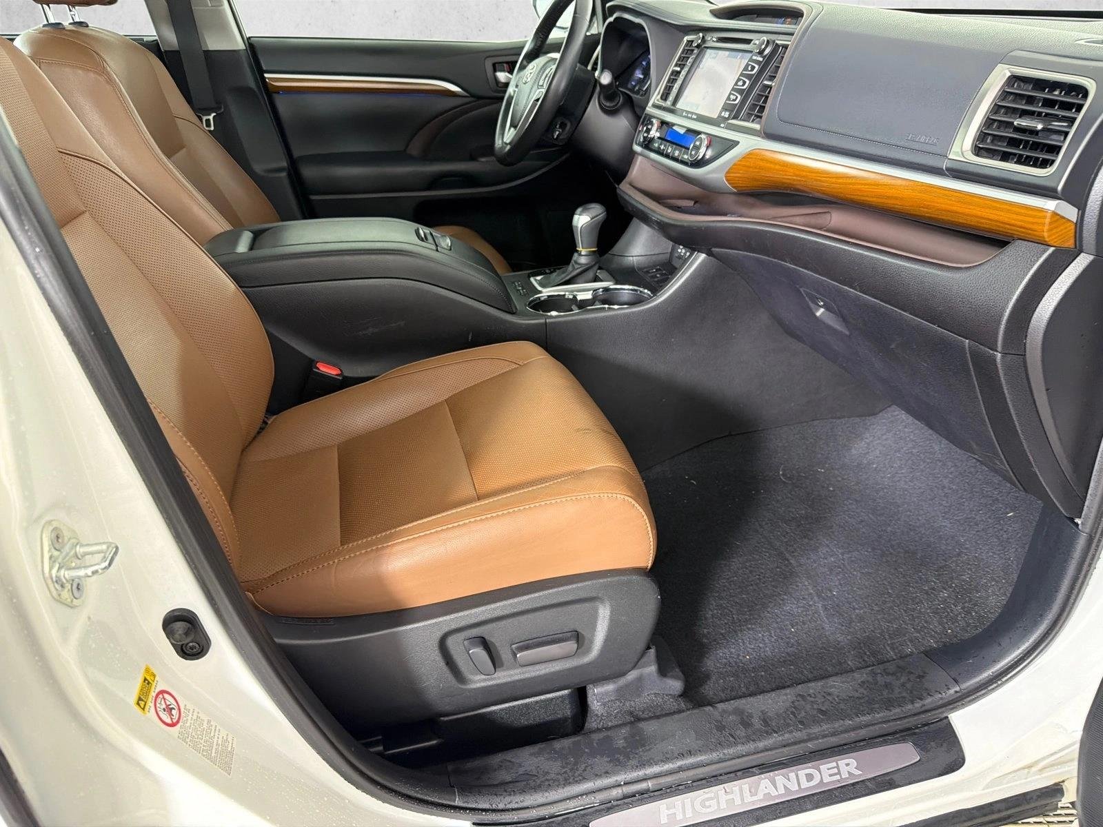 Used 2019 Blizzard Pearl Toyota Limited Platinum image 15