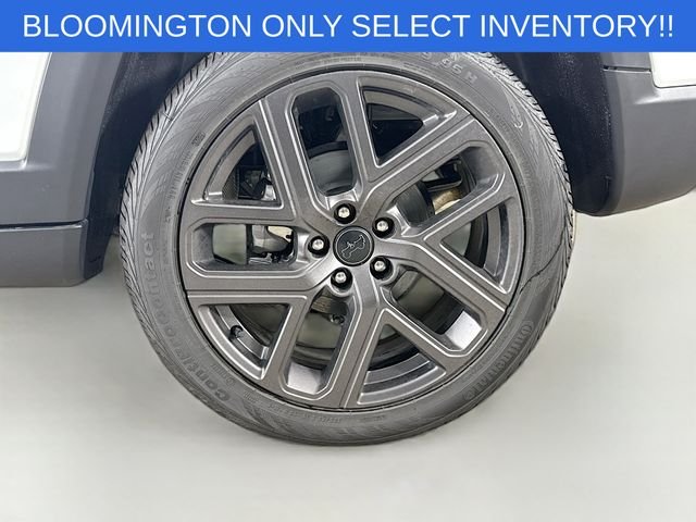 New 2026 Bright White Clear-Coat Exterior Paint Jeep Limited image 28