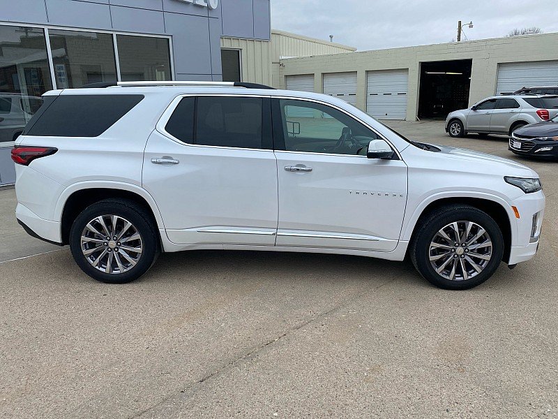 Used 2023 Chevrolet Traverse Premier with VIN 1GNEVKKW8PJ178027 for sale in Kansas City