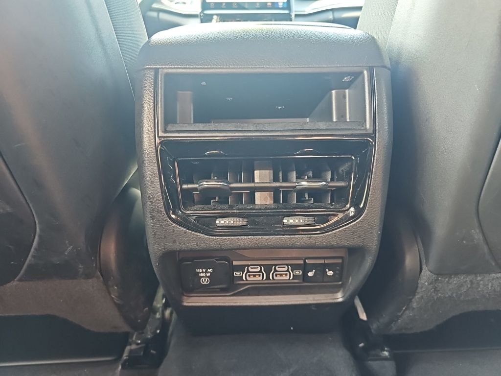 Used 2024 White/off-white Jeep Limited image 31