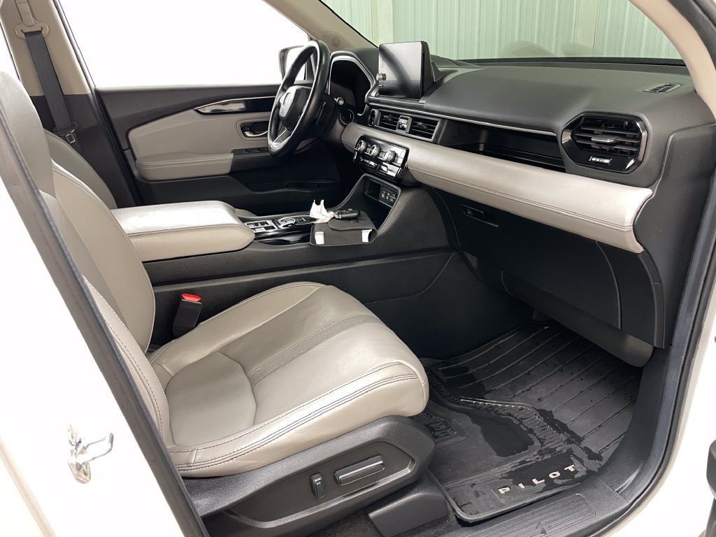 2025 Honda Pilot EX-L - Photo 38
