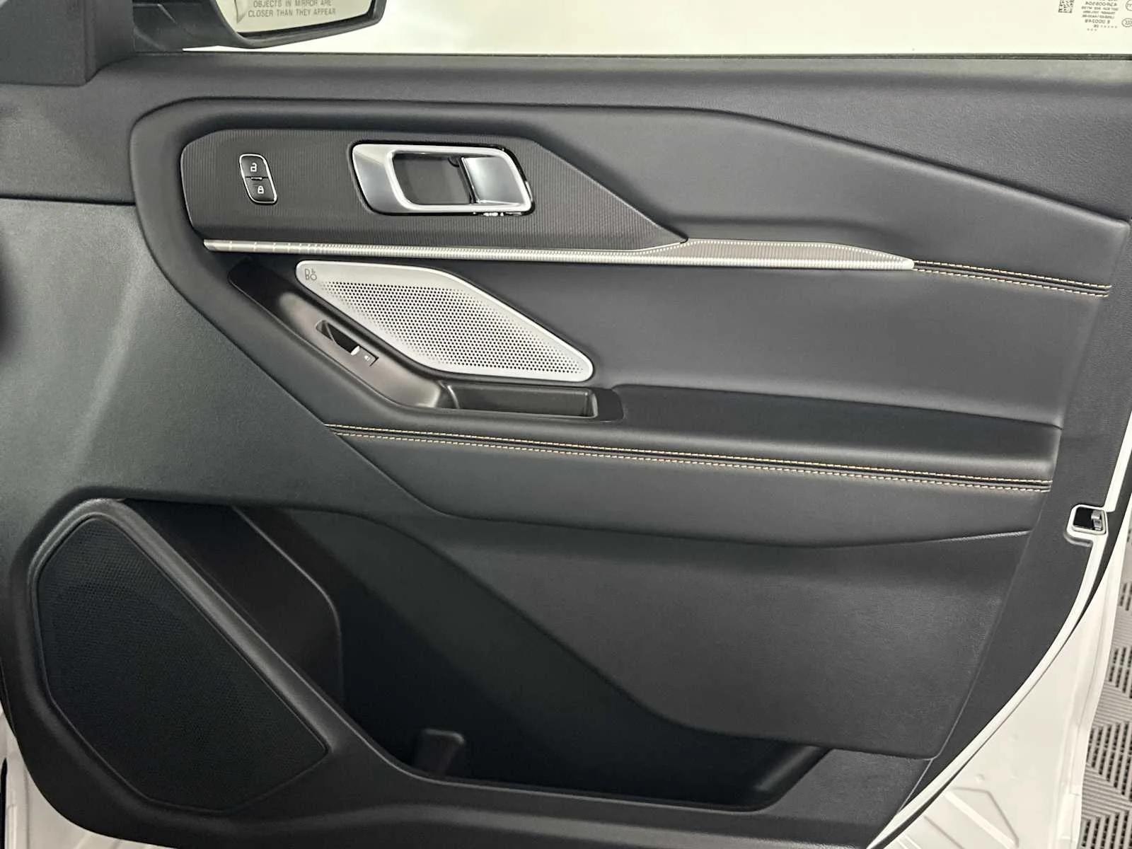 New 2026 Star White Metallic Tri-Coat Ford Tremor image 17