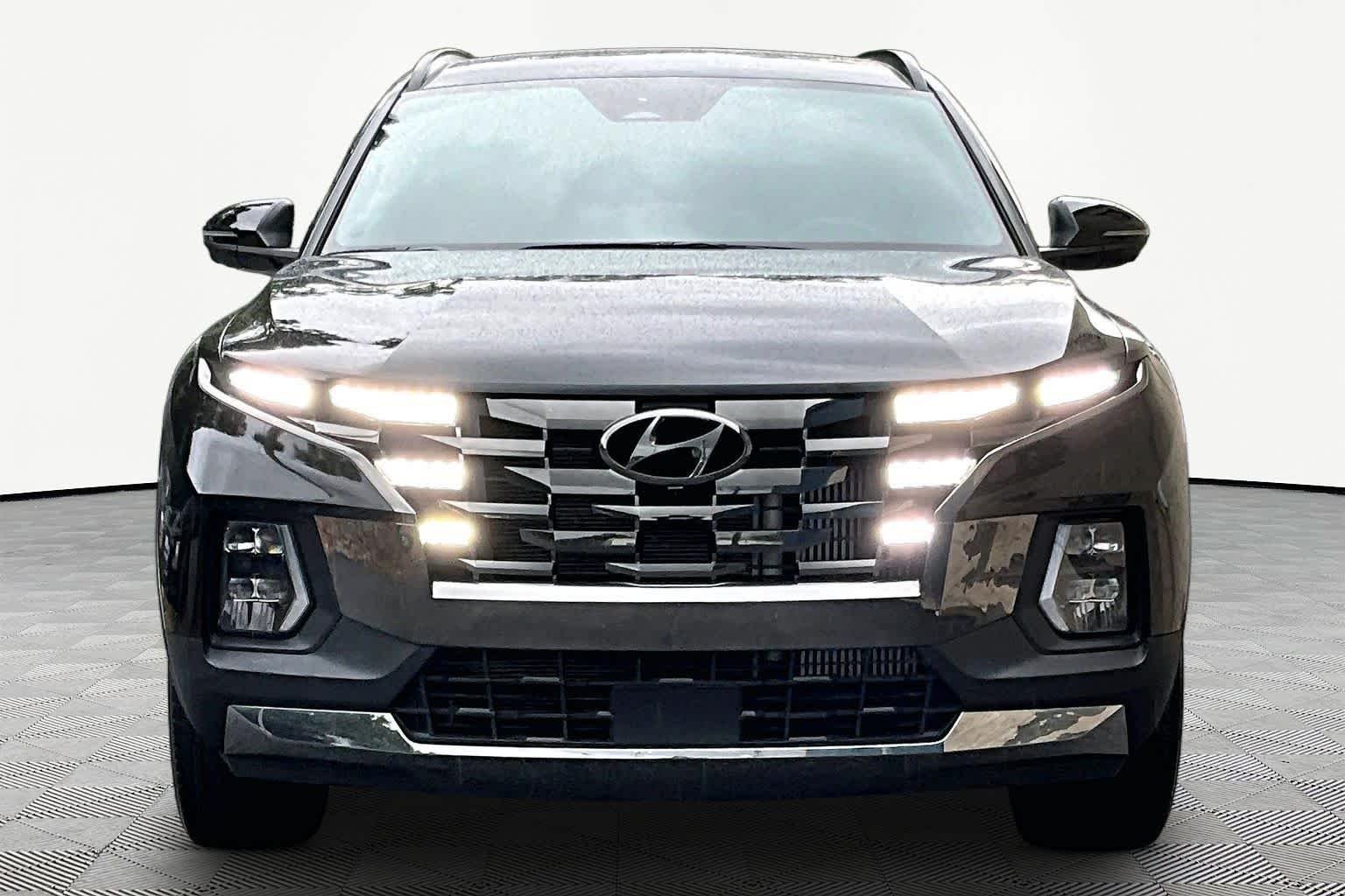 Used 2023 Phantom Black Hyundai Limited image 7