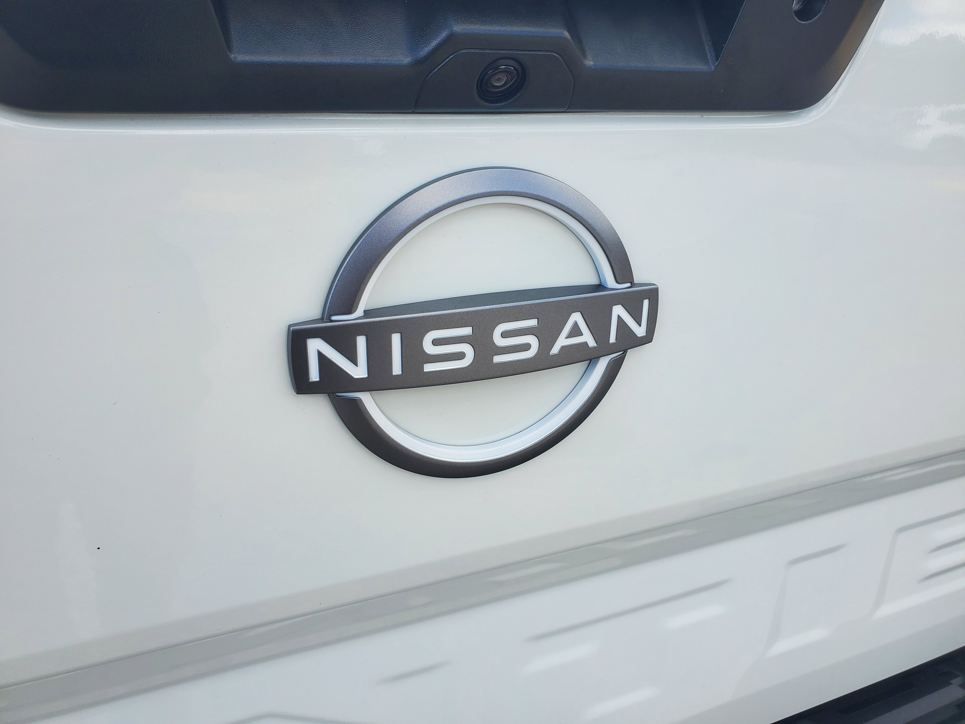 New 2026 Glacier White Nissan King Cab® S image 9