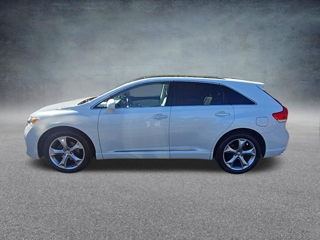 Used 2011 Blizzard Pearl Toyota Base image 4