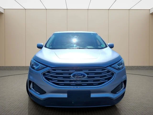 Used 2022 Silver Ford SEL image 4