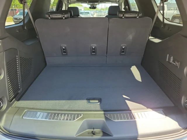 2026 Chevrolet Suburban High Country - Photo 9