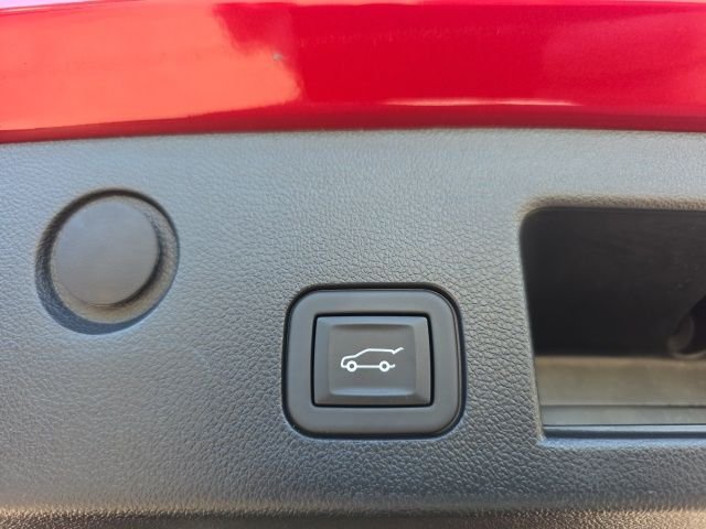Used 2025 Red Chevrolet ACTIV image 28
